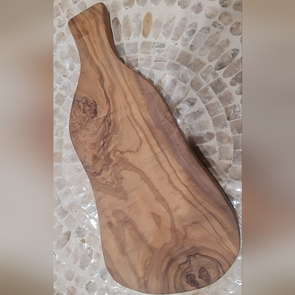Wooden Charcuterie Cutting Board Beautiful Grained Solid Wood EUC